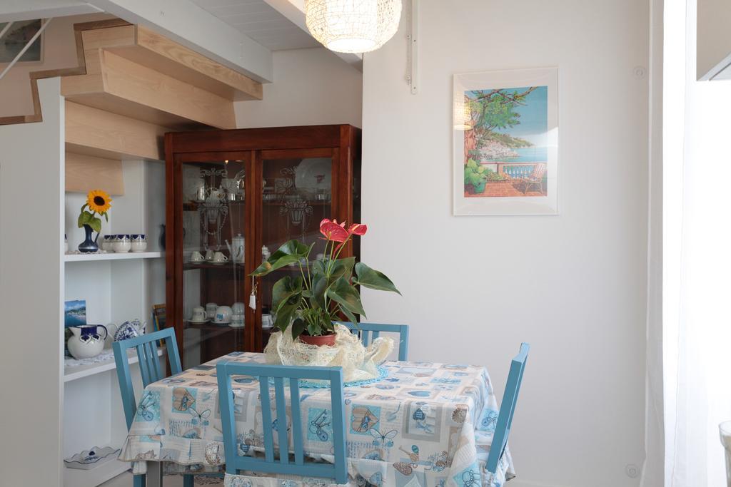 Desy's House Villa Minori Buitenkant foto